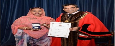 Muna Abdi Receives Lord Mayor's Medal